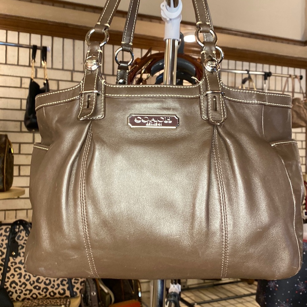 Coach  Brown Leather Shoulder Bag